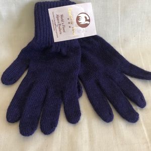 100% Purple Alpaca Gloves (NWT)